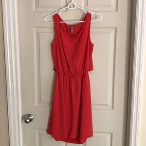 Myán Midi Scalloped Back Dress